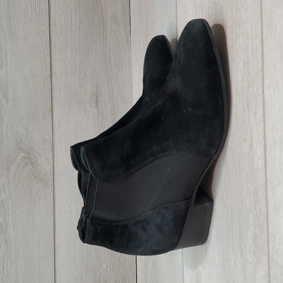 Aquatalia Womens Falco Chelsea Ankle Suede Heels Boots shoes sz 7 - Picture 3 of 13
